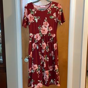 NeeSee’s Dresses Boutique M Red Comfy Dress
